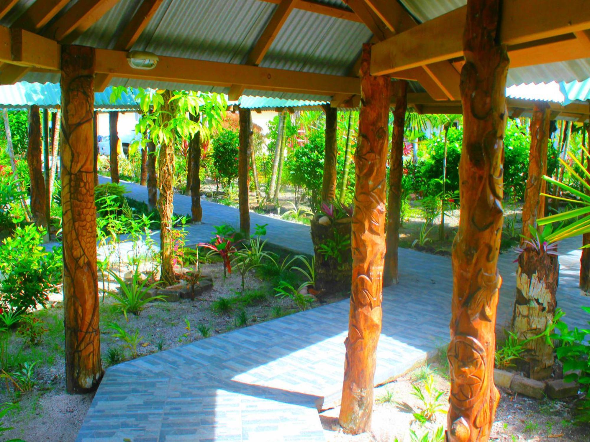 Le Uaina Beach Resort Faleapuna Exterior photo